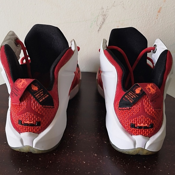 NIKE LEBRON JAMES 12 - Picture 3 of 3